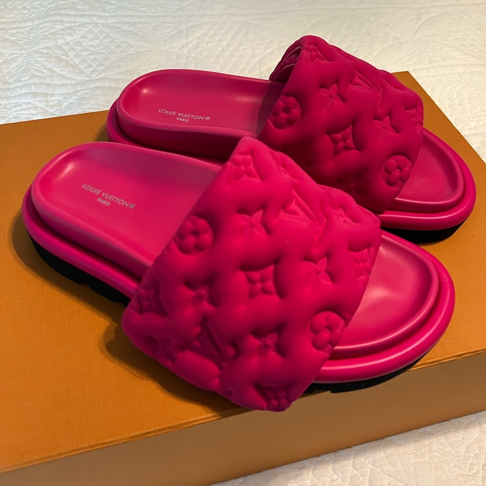 Louis Vuitton Pool Slides